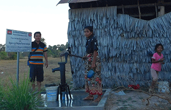 New-Buongiorno Family - UK - Ta Trav - Svaychek - Angkor Thom - #516